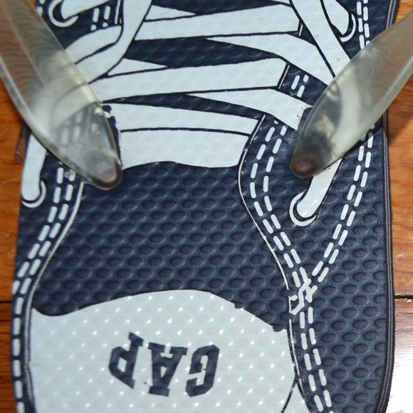 Youth boys GAP Kids flip-flops, size 1/2 - Picture 4 of 5